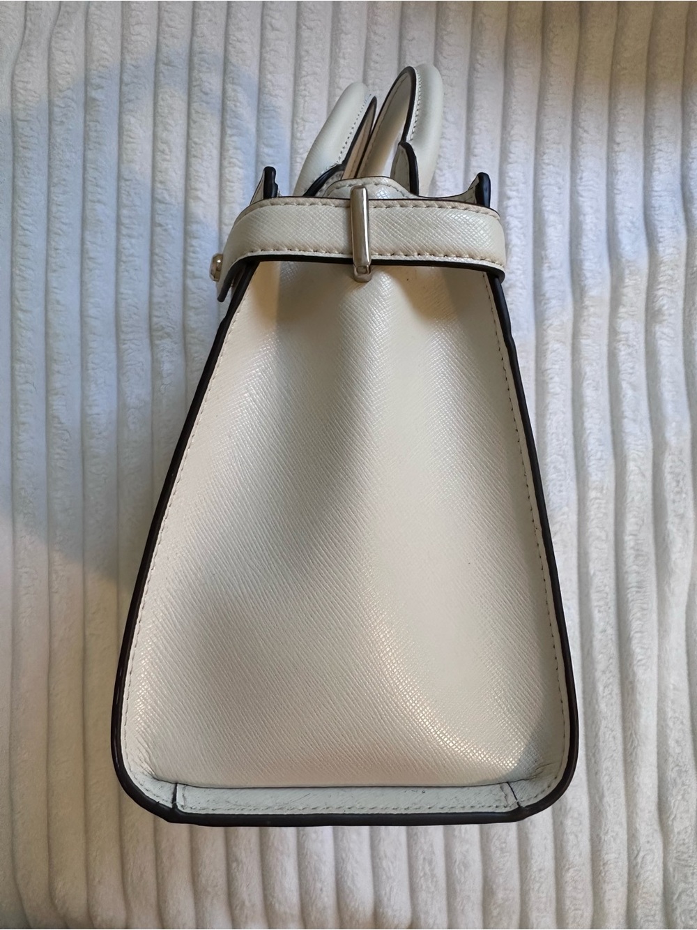 Kate Spade Cream Saffiano Leather Satchel with Gold Logo - Picture 4 of 7